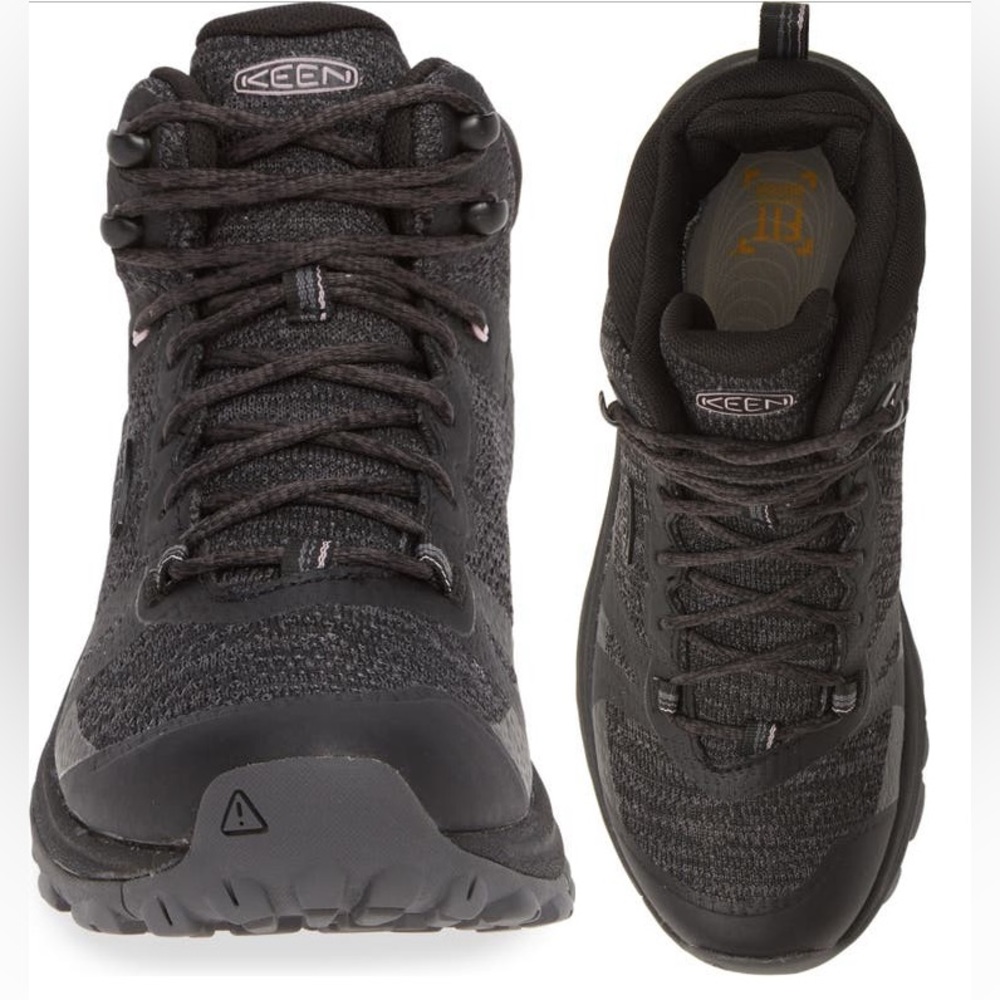 Keen Lightweight Waterproof Hiking Boots gently used.